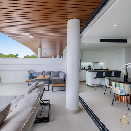 Sea View With Garden In Fuengirola