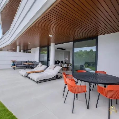 Sea View With Garden In Апартаменты Фуэнхирола