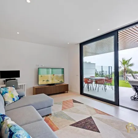 Sea View With Garden In Apartment *