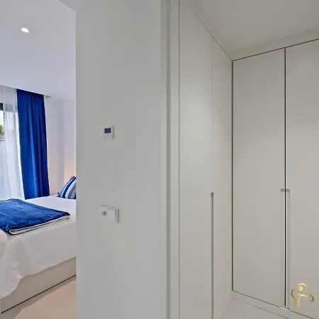 شقة Sea View With Garden In *