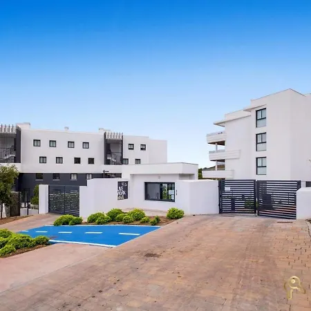 Sea View With Garden In شقة فوينخيرولا