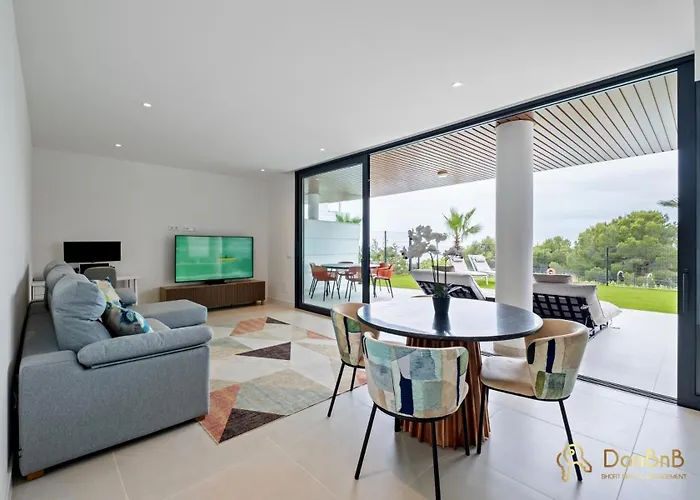 Appartement Sea View With Garden In *