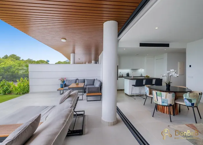 Sea View With Garden In Fuengirola