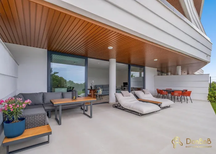 Sea View With Garden In *