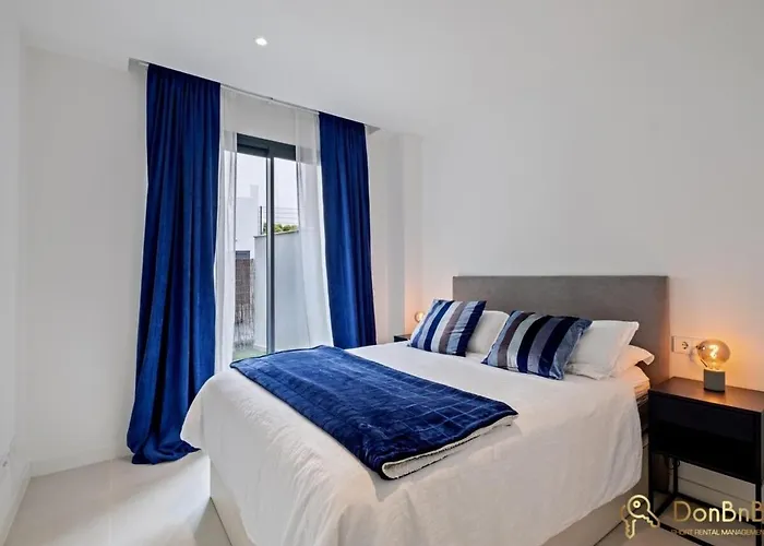 Appartement Sea View With Garden In *