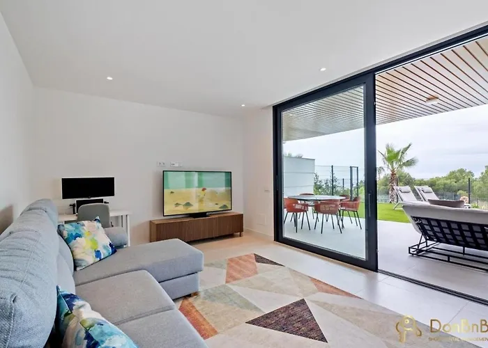 Sea View With Garden In Apartment *