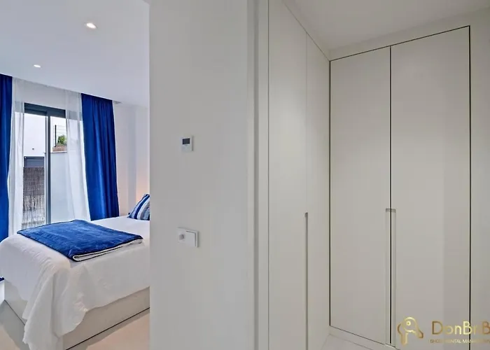 Appartement Sea View With Garden In *