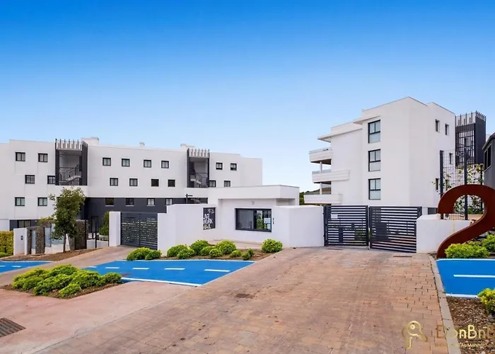 Sea View With Garden In Apartment Fuengirola