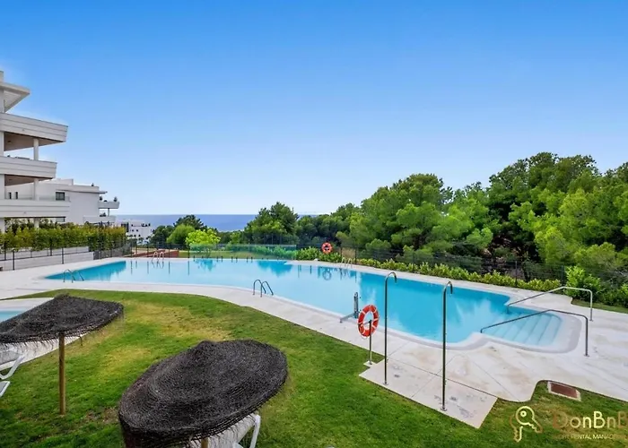 Sea View With Garden In Appartement *