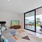 Sea View With Garden In Apartment *